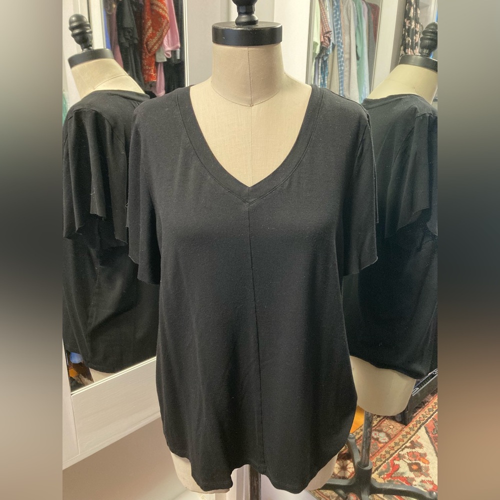 Cupio Black V-Neck Top, Angel Sleeves w/Raw Edge, Size Large